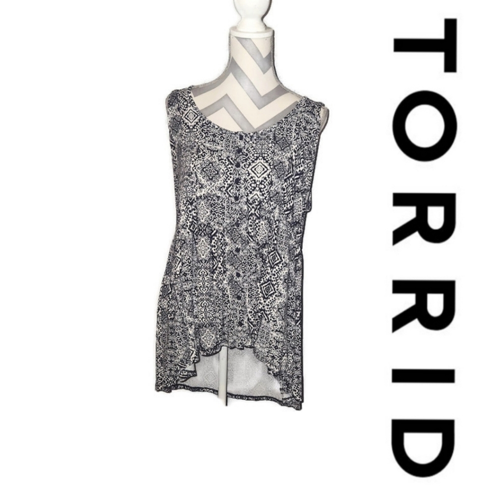 Torrid Size 2 Super Soft Knits Tank Top Black & White Pattern Hi-Low Cut